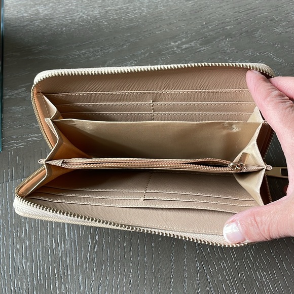 Bone PINK  wallet with cards and compartments & rose gold zipper . - Picture 4 of 6